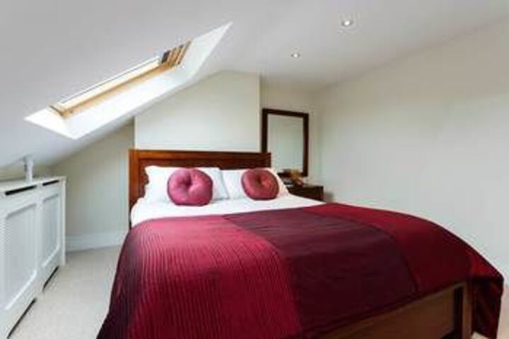 Room 13 of 30