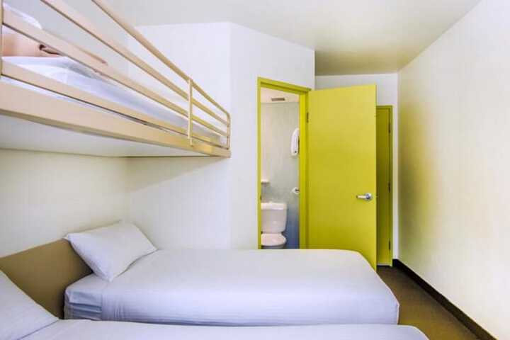 Room 6 of 19