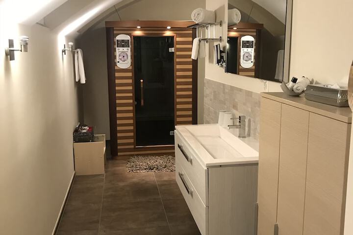 Room 44 of 79