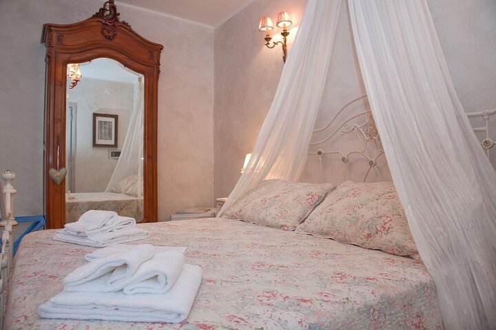 Room 12 of 30