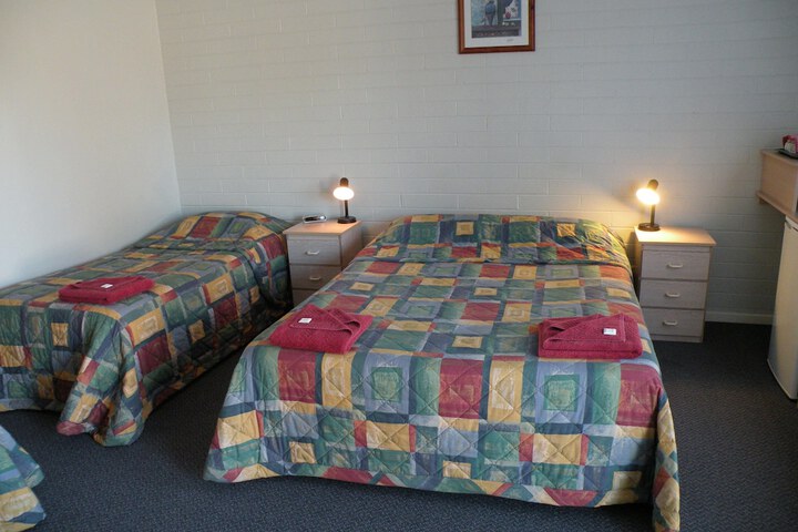 Room 4 of 38