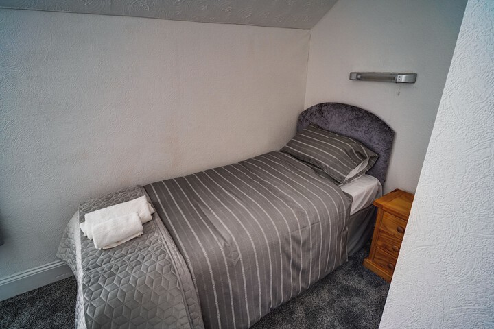 Room 7 of 160