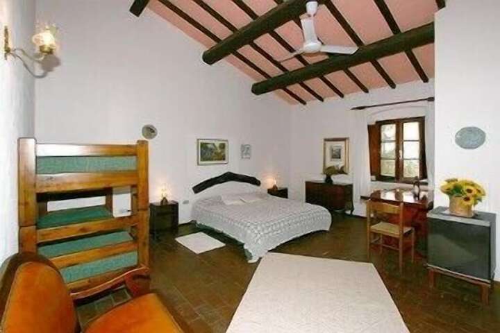 Room 9 of 42