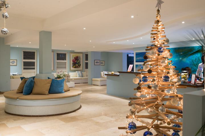 Entrance & Lobby