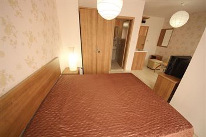 Room 58 of 153
