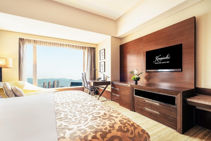 Room 16 of 129