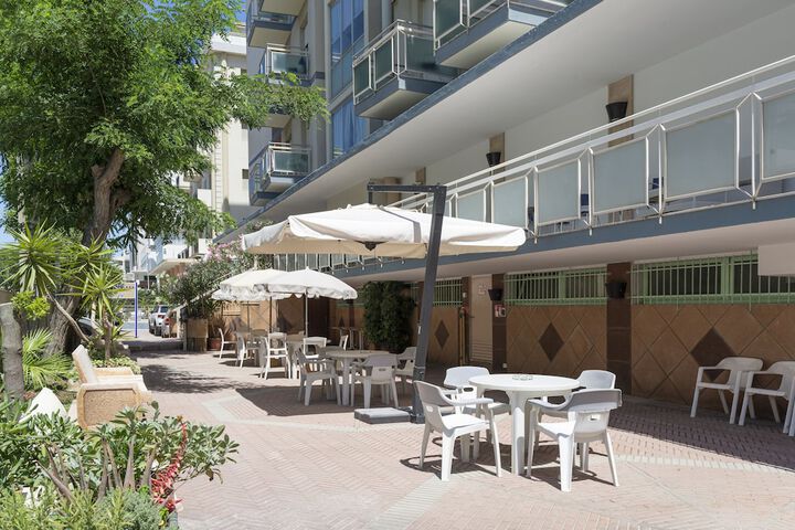 Hotel Exterior 73 of 82