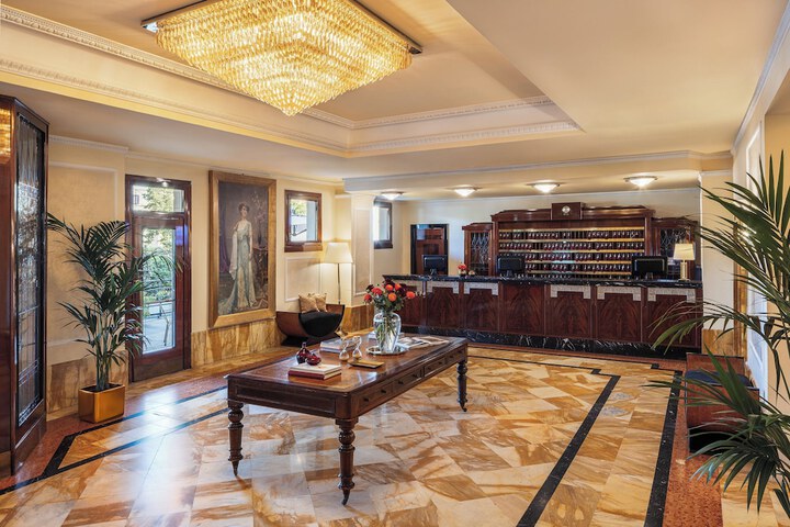 Hotel Interior 14 of 119