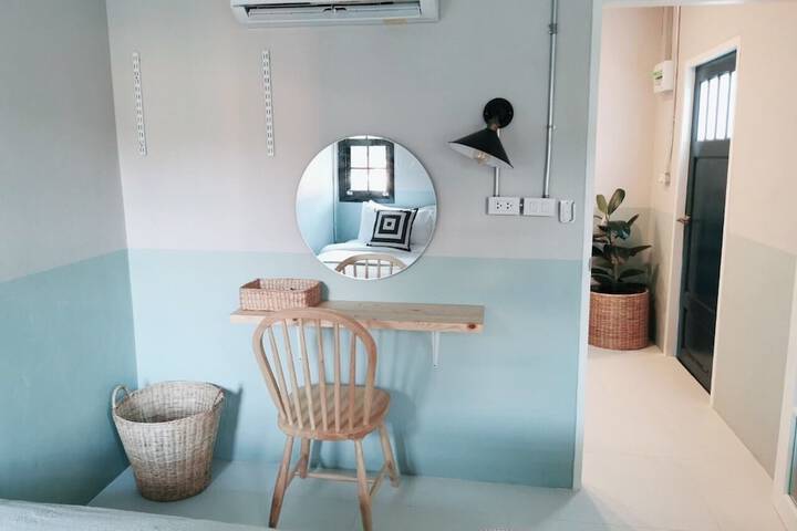 Room 4 of 37