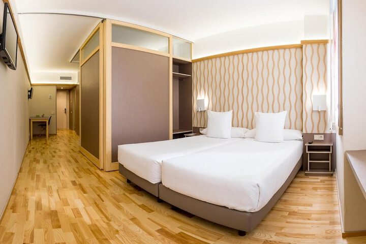 Room 18 of 22