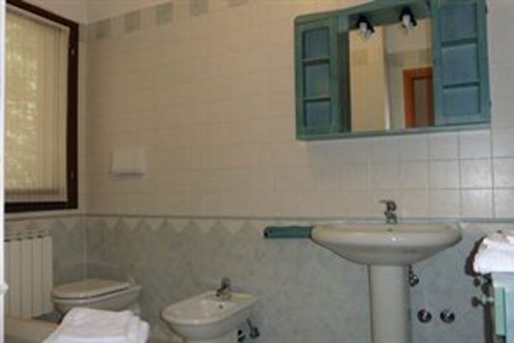 Room 27 of 871