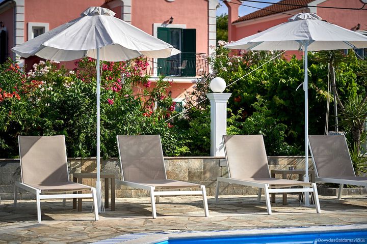 Sundeck 79 of 91