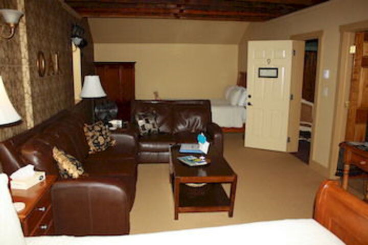Zubers Homestead Hotel