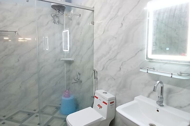 Room 14 of 22
