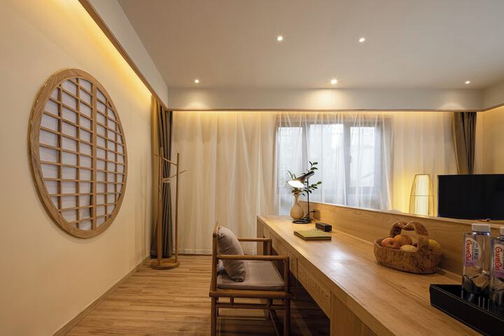 Room 34 of 86