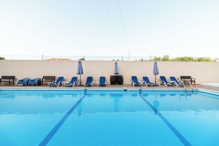 Pool 30 of 80