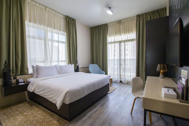 Room 9 of 43