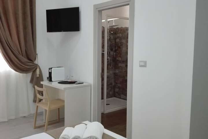 Room 12 of 46