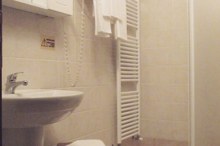 Room 64 of 114