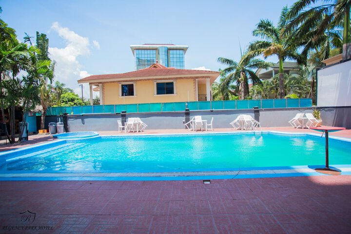 Hotel Pool