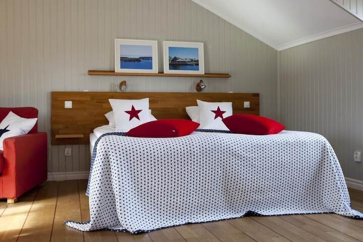 Room 2 of 22