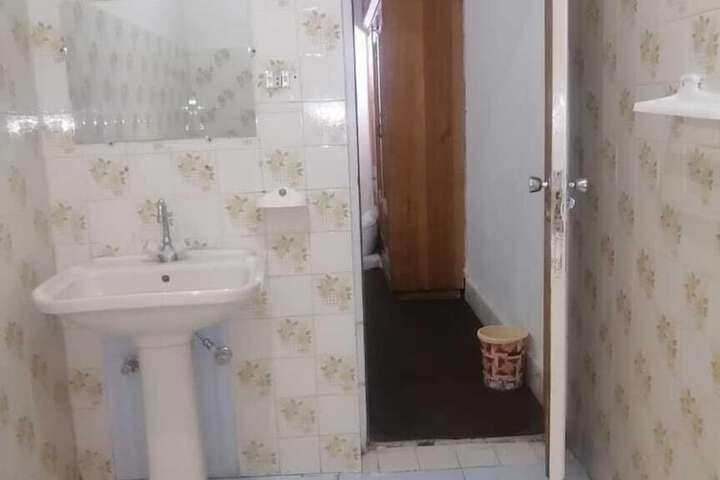 Room 13 of 29