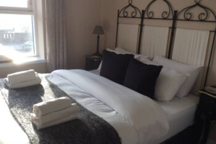 Room 16 of 18