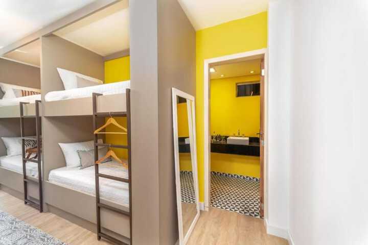 Room 18 of 65