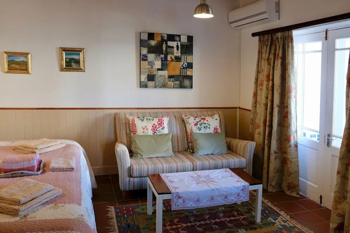 Room 4 of 14