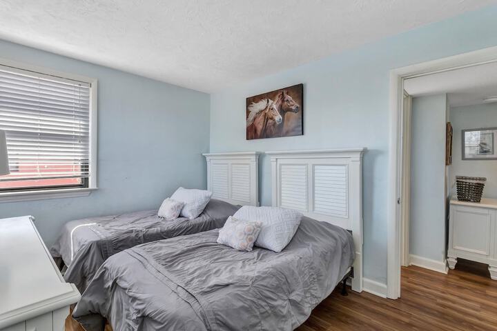 Room 43 of 325