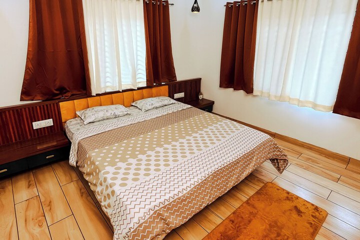 Room 4 of 30