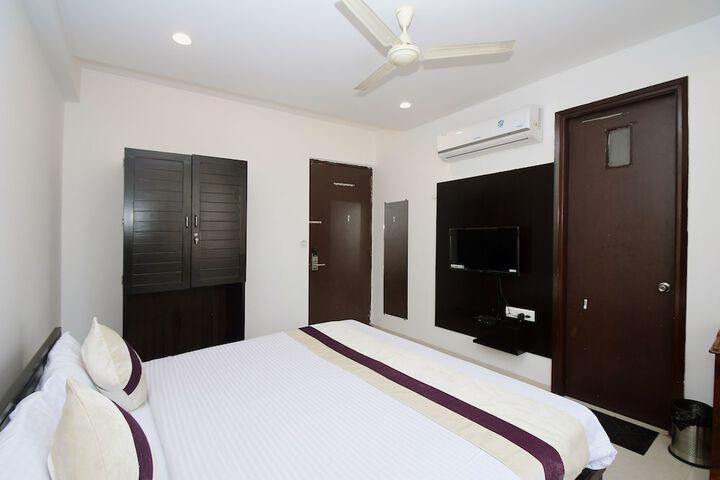 Room 7 of 35