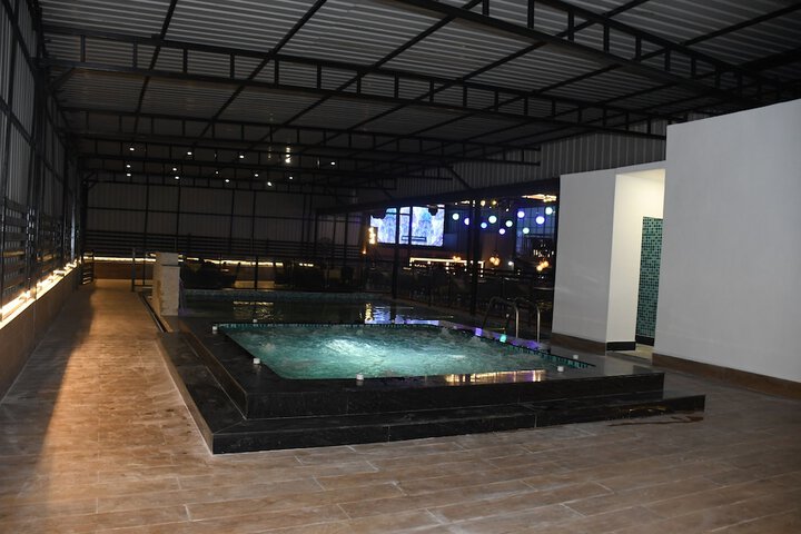 Pool 31 of 50