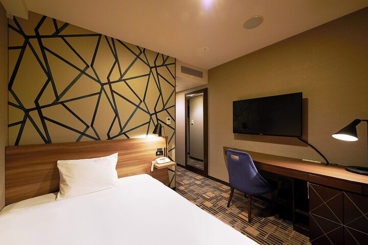 Room 12 of 41