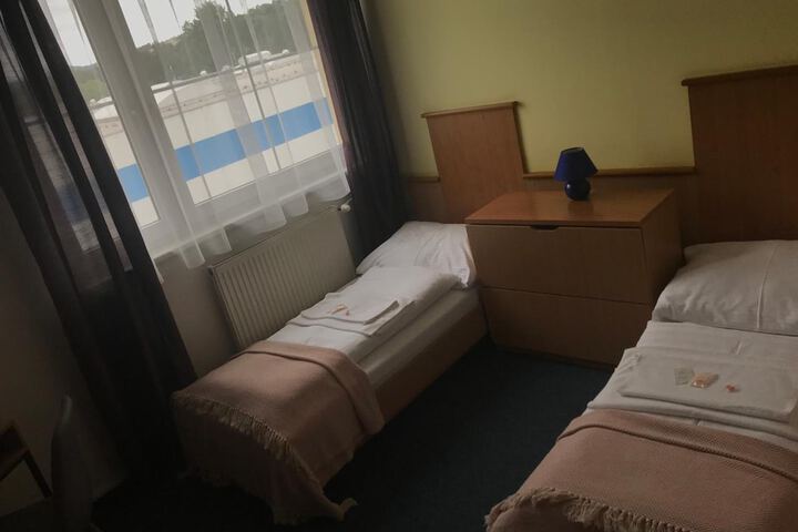 Room 25 of 49