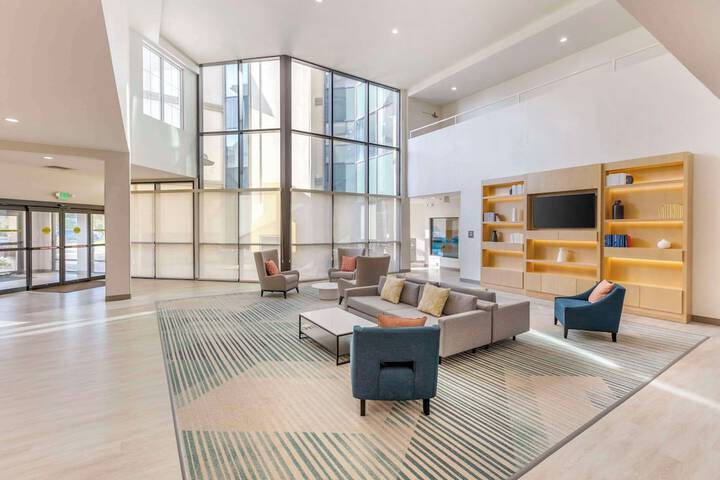 Guest Lobby