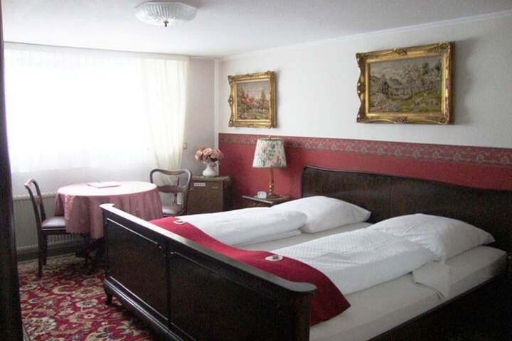 Room 27 of 49