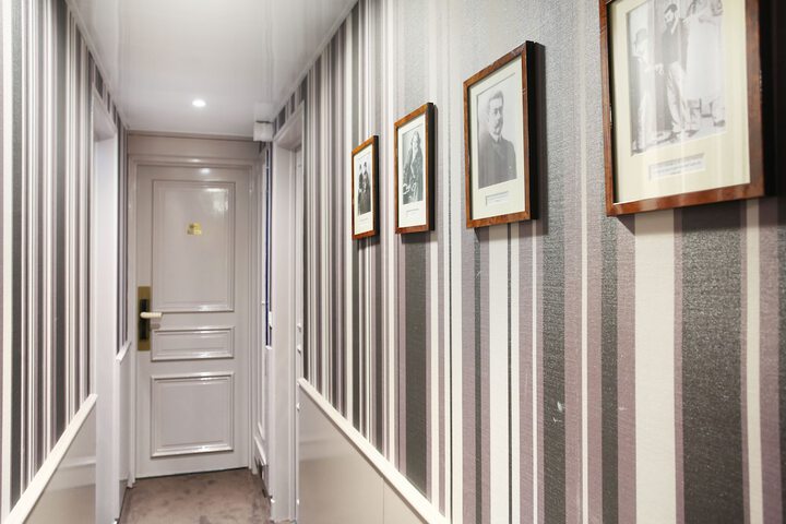 Ballroom/Hall 45 of 48