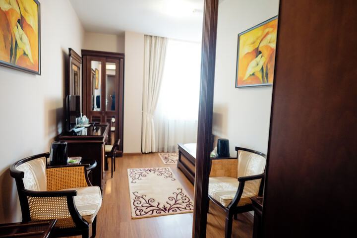 Room 45 of 169