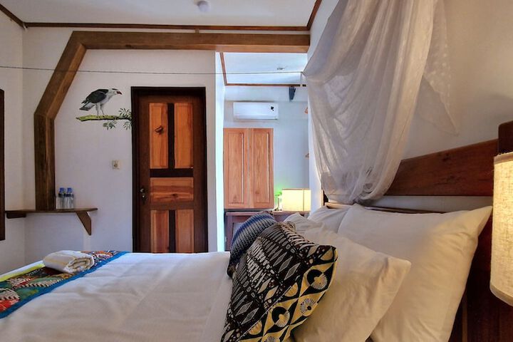Room 7 of 120