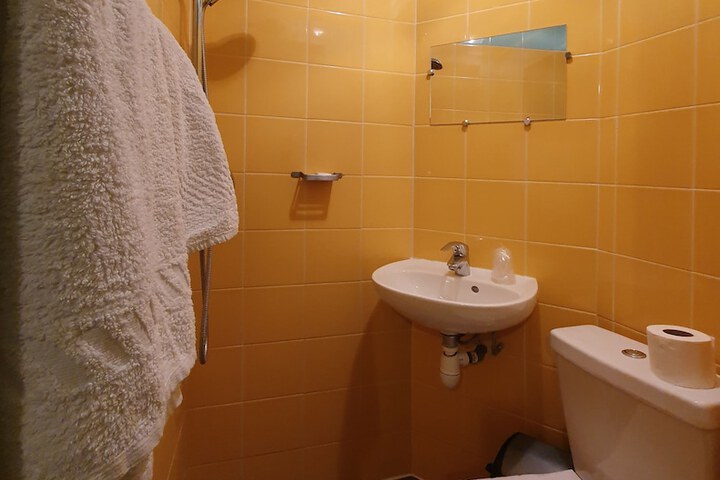Room 10 of 11