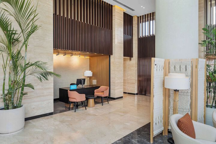Entrance & Lobby