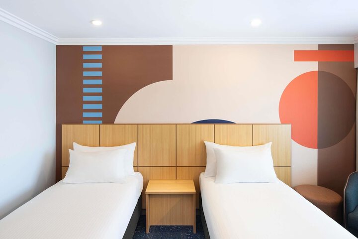 Room 25 of 105