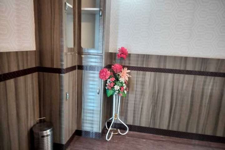 Room 17 of 46