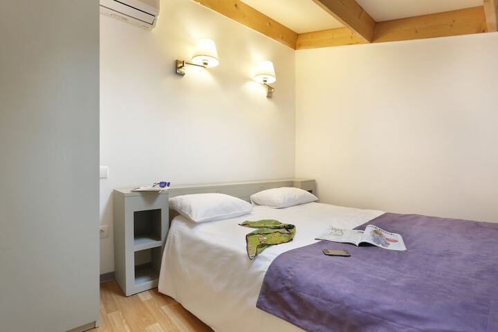 Room 3 of 26