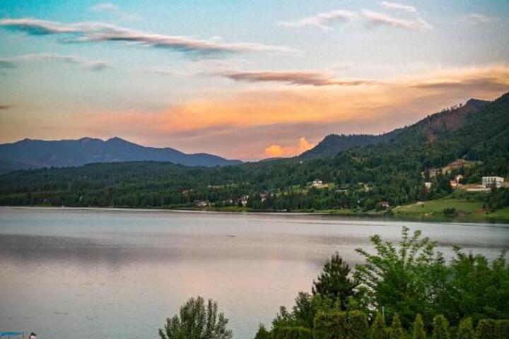 Hotel Roser House Boutique - pe malul lacului Colibita