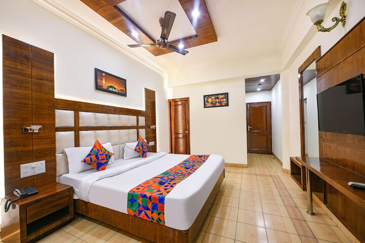 Room 14 of 26
