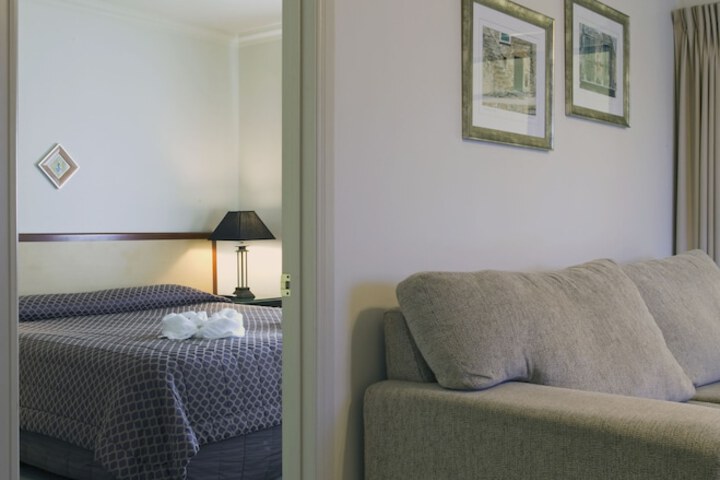 Room 12 of 37