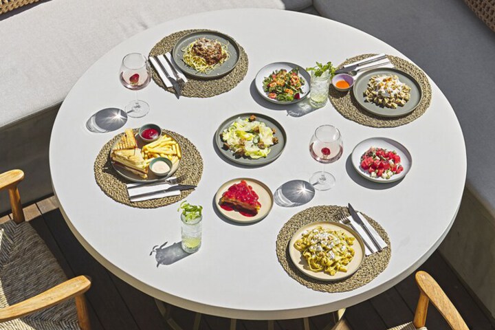 Dining 47 of 77