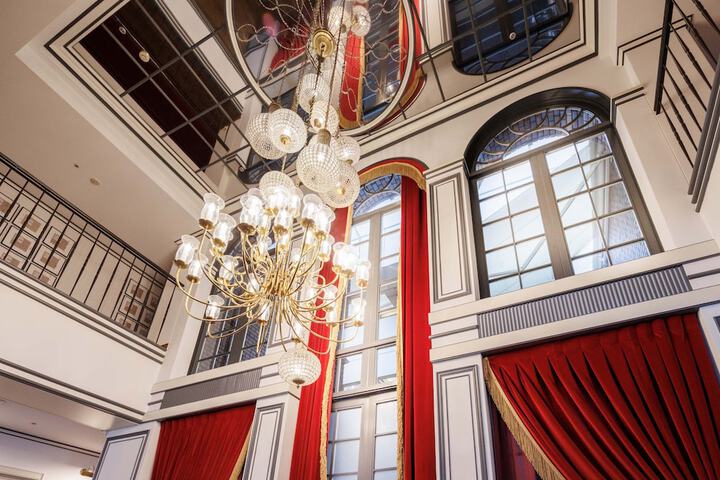 Entrance & Lobby